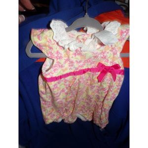 Laura Ashley baby size 3/6 month baby romper one piece floral lace trim outfit